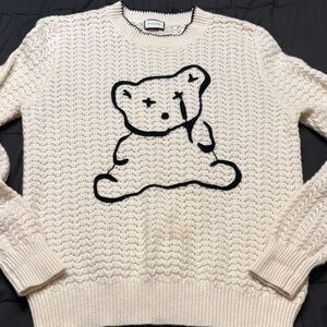 Gucci Cream Crewneck Sweater with Bear Motif 100% cashmere. EUC